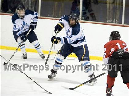 Thumbnail 3 in Chaminade vs. SLUH photogallery.