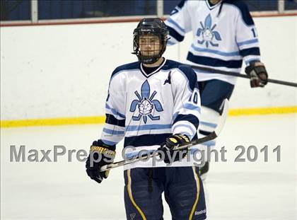 Thumbnail 3 in Chaminade vs. SLUH photogallery.
