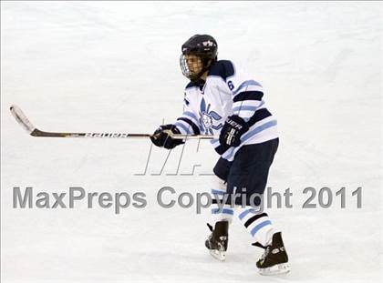 Thumbnail 2 in Chaminade vs. SLUH photogallery.