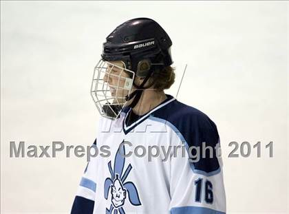 Thumbnail 3 in Chaminade vs. SLUH photogallery.