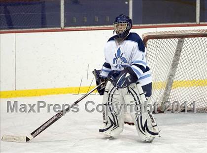 Thumbnail 2 in Chaminade vs. SLUH photogallery.