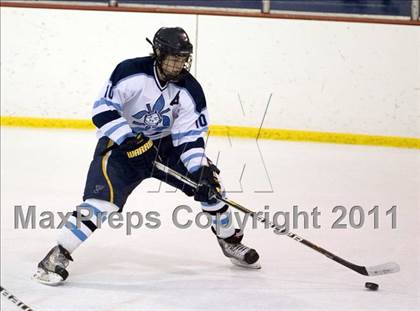 Thumbnail 2 in Chaminade vs. SLUH photogallery.