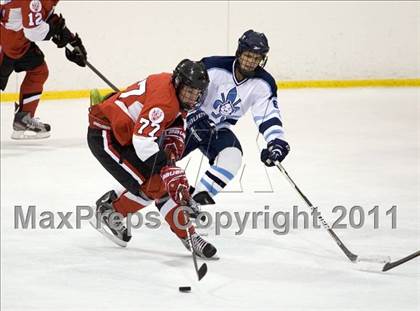 Thumbnail 3 in Chaminade vs. SLUH photogallery.