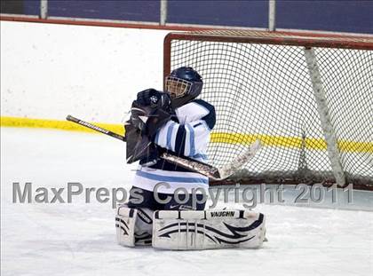 Thumbnail 2 in Chaminade vs. SLUH photogallery.