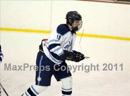 Thumbnail 2 in Chaminade vs. SLUH photogallery.