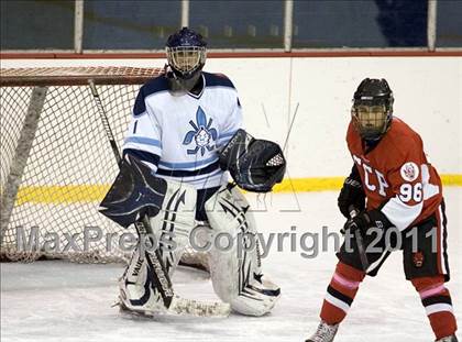 Thumbnail 3 in Chaminade vs. SLUH photogallery.
