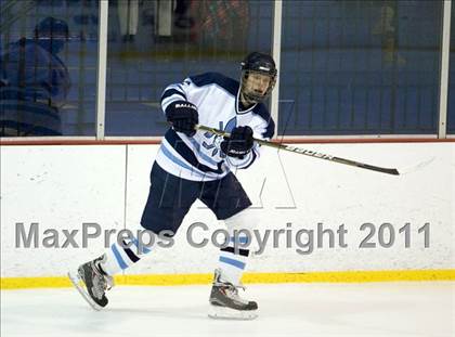 Thumbnail 2 in Chaminade vs. SLUH photogallery.