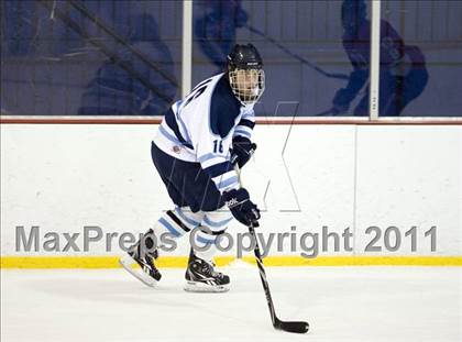 Thumbnail 1 in Chaminade vs. SLUH photogallery.