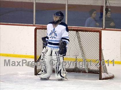 Thumbnail 3 in Chaminade vs. SLUH photogallery.