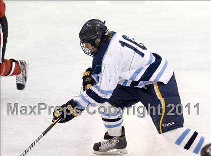 Thumbnail 1 in Chaminade vs. SLUH photogallery.
