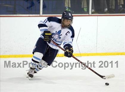 Thumbnail 1 in Chaminade vs. SLUH photogallery.