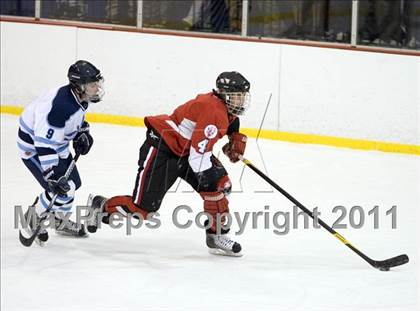 Thumbnail 2 in Chaminade vs. SLUH photogallery.