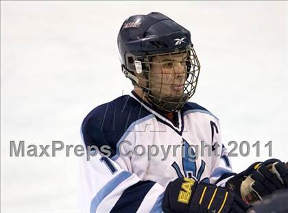 Thumbnail 2 in Chaminade vs. SLUH photogallery.