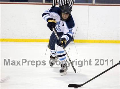 Thumbnail 2 in Chaminade vs. SLUH photogallery.