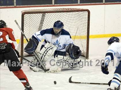 Thumbnail 3 in Chaminade vs. SLUH photogallery.