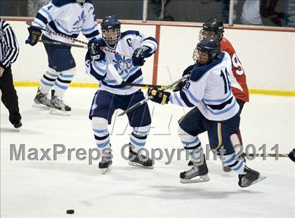 Thumbnail 2 in Chaminade vs. SLUH photogallery.