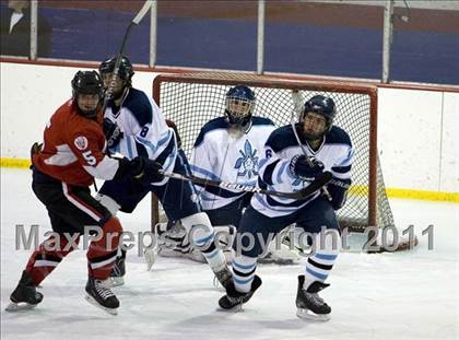 Thumbnail 2 in Chaminade vs. SLUH photogallery.