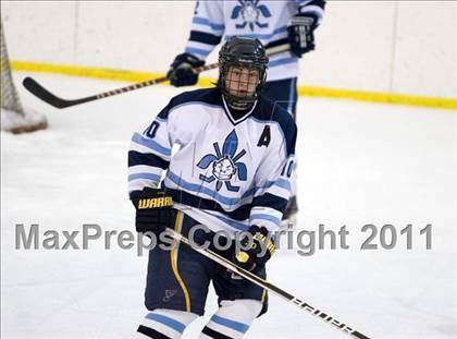 Thumbnail 2 in Chaminade vs. SLUH photogallery.