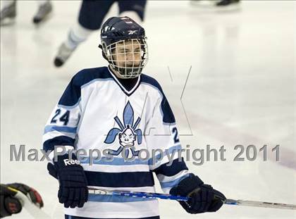 Thumbnail 3 in Chaminade vs. SLUH photogallery.