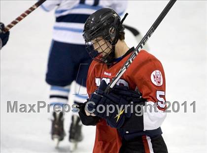 Thumbnail 3 in Chaminade vs. SLUH photogallery.