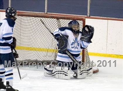 Thumbnail 2 in Chaminade vs. SLUH photogallery.