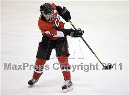 Thumbnail 2 in Chaminade vs. SLUH photogallery.