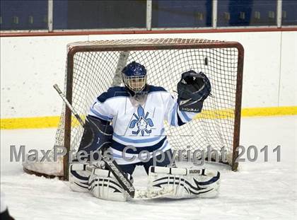 Thumbnail 1 in Chaminade vs. SLUH photogallery.
