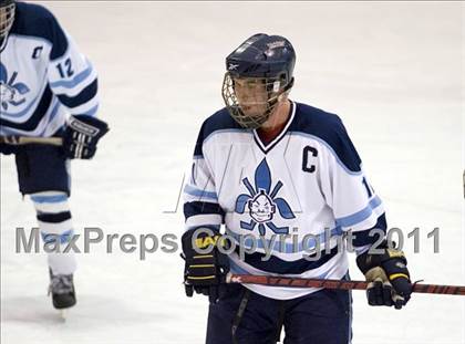 Thumbnail 2 in Chaminade vs. SLUH photogallery.