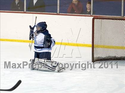 Thumbnail 1 in Chaminade vs. SLUH photogallery.