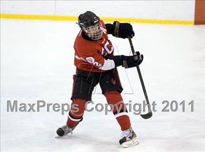Thumbnail 2 in Chaminade vs. SLUH photogallery.