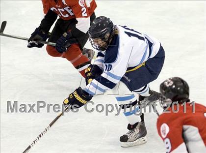 Thumbnail 2 in Chaminade vs. SLUH photogallery.