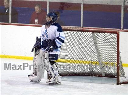 Thumbnail 3 in Chaminade vs. SLUH photogallery.