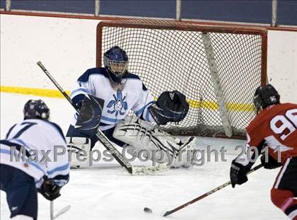 Thumbnail 1 in Chaminade vs. SLUH photogallery.