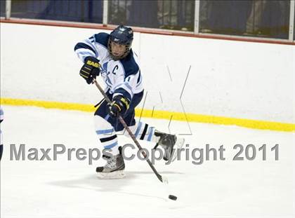 Thumbnail 3 in Chaminade vs. SLUH photogallery.