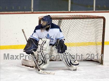 Thumbnail 1 in Chaminade vs. SLUH photogallery.