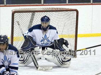 Thumbnail 2 in Chaminade vs. SLUH photogallery.