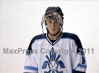 Thumbnail 2 in Chaminade vs. SLUH photogallery.