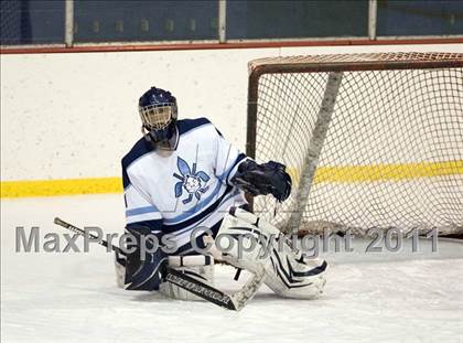 Thumbnail 3 in Chaminade vs. SLUH photogallery.