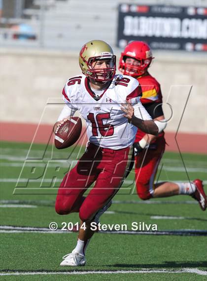 Thumbnail 1 in Cathedral Catholic vs. Oaks Christian (2014 Honor Bowl - SoCal) photogallery.