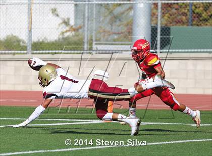 Thumbnail 3 in Cathedral Catholic vs. Oaks Christian (2014 Honor Bowl - SoCal) photogallery.