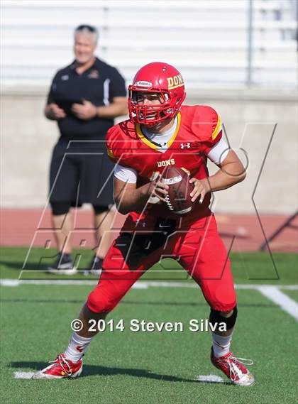 Thumbnail 2 in Cathedral Catholic vs. Oaks Christian (2014 Honor Bowl - SoCal) photogallery.