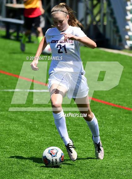Thumbnail 2 in Kent Denver vs. Denver Science & Tech Stapleton (CHSAA 3A 2nd Round) photogallery.