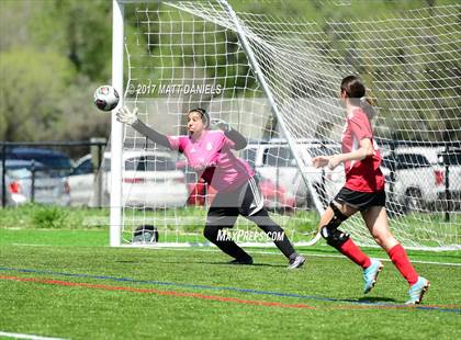 Thumbnail 3 in Kent Denver vs. Denver Science & Tech Stapleton (CHSAA 3A 2nd Round) photogallery.