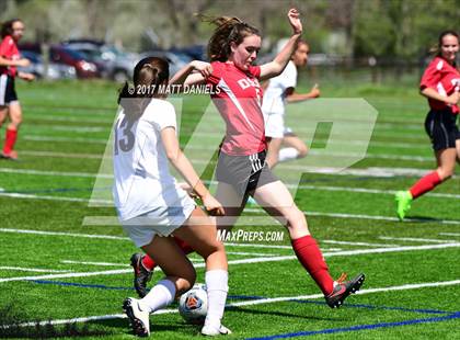 Thumbnail 2 in Kent Denver vs. Denver Science & Tech Stapleton (CHSAA 3A 2nd Round) photogallery.