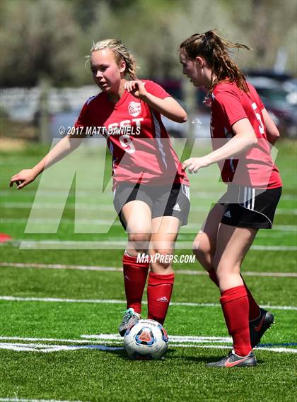 Thumbnail 1 in Kent Denver vs. Denver Science & Tech Stapleton (CHSAA 3A 2nd Round) photogallery.
