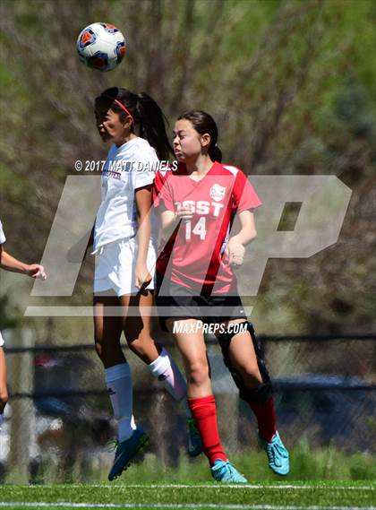 Thumbnail 3 in Kent Denver vs. Denver Science & Tech Stapleton (CHSAA 3A 2nd Round) photogallery.