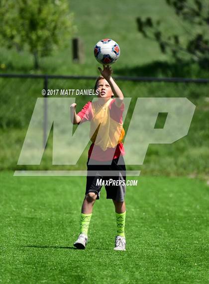 Thumbnail 3 in Kent Denver vs. Denver Science & Tech Stapleton (CHSAA 3A 2nd Round) photogallery.