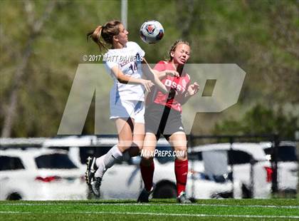 Thumbnail 3 in Kent Denver vs. Denver Science & Tech Stapleton (CHSAA 3A 2nd Round) photogallery.