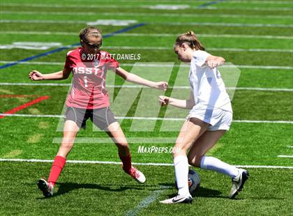 Thumbnail 3 in Kent Denver vs. Denver Science & Tech Stapleton (CHSAA 3A 2nd Round) photogallery.