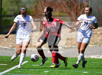 Thumbnail 1 in Kent Denver vs. Denver Science & Tech Stapleton (CHSAA 3A 2nd Round) photogallery.
